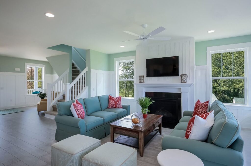 A Sunshine Cleaners professional cleaning a home in South Tampa, FL, showcasing the benefits of thorough and eco-friendly cleaning.
