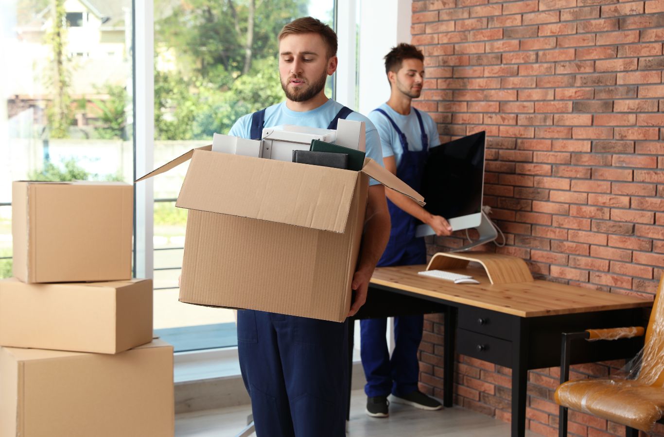 A professional from The Sunshine Cleaners performing move-out cleaning in Lake Magdalene, FL, ensuring a perfectly cleaned home for the next tenant.